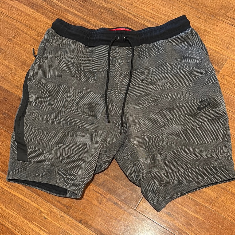 Nike Men's Gray Patterned Shorts